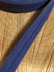 Šikmý proužek bavlněný šíře 14 mm zažehlený modrá tmavá