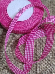 Károvaná stuha šíře 18 mm růžová