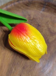 Umělý tulipán žlutý