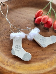 Vánoční dekorace dřevěná ponožky bílo stříbrná