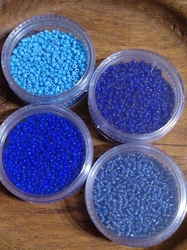 Korálky skleněné 4 x 30 g modré odstíny č.1