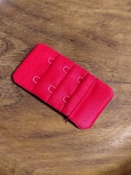 Prodloužení obvodu podprsenky bez pruženky šíře 35 mm dvouřadé červená