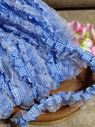 Oděvní prýmek šíře 20 mm s volánkem káro modrá