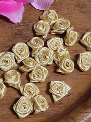 Saténová textilní růže Ø12-15 mm mandlová