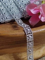 Borta s perlami - půlperle šíře 9 mm 1,5 m barva stříbrná