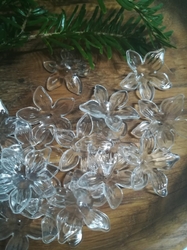 Plastové korálky květ / sukýnka Ø29 mm čirá