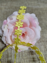 Saténový prýmek šíře 12 mm květ žlutý