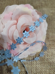 Saténový prýmek šíře 7 mm květ světle modrý