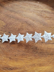 Saténový prýmek šíře 14 mm hvězda s glitry vánoční stříbrná