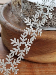 Vánoční samolepicí prýmek vločky šíře 35 mm stříbrná 