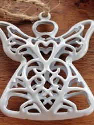 Kovový anděl k zavěšení 3D bílá