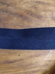 Šikmý proužek bavlněný šíře 30 mm zažehlený černá