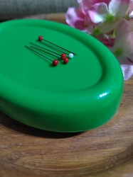 Magnetická podložka na jehly a špendlíky zelená