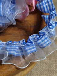 Oděvní prýmek šíře 20 mm s volánkem káro modrá