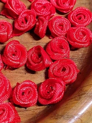 Saténová textilní růže Ø13-15 mm červená