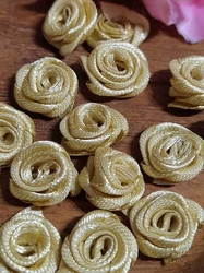 Saténová textilní růže Ø13-15 mm banánová