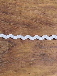 Hadovka šíře 4 mm bílá
