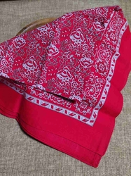 Bavlněný šátek kašmírový vzor 70x70 cm barva červená