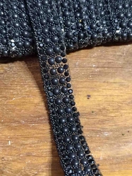 Prýmek šíře 10 mm nažehlovací 25 cm barva černá