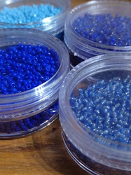 Korálky skleněné 4 x 30 g modré odstíny č.1