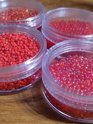 Korálky skleněné 4 x 30 g červené odstíny 
