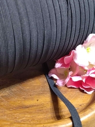 Prádlová pruženka šíře 7 mm černá 