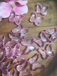 Plastové korálky motýl 15x18 mm růžový
