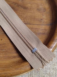Zip spirálový šíře 5 mm délka 16 cm písková