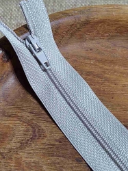 Spirálový zip šíře 3 mm délka 16 cm khaki světlá