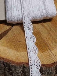 Bavlněná krajka šíře 15 mm paličkovaná bílá