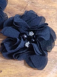 Květ Ø50 mm s kamínky černý