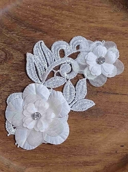 Krajková aplikace 6,5x10,5 cm smetanová