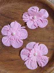 Textilní květ Ø53 mm s perlou růžová 
