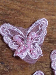 Motýl s perlami 38x43 mm růžový