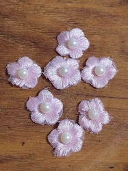 Vyšívaný květ Ø20 mm s perlou barva růžová