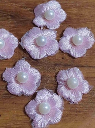 Vyšívaný květ Ø20 mm s perlou barva růžová