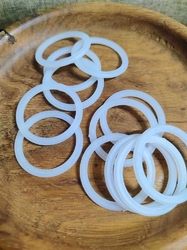 Plastový kroužek Ø34 mm barva bílá