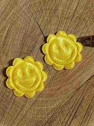 Aplikace saténová kytička s úsměvem barva žlutá 