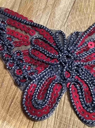 Nažehlovačka motýl s flitry barva červená