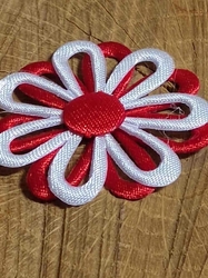 Aplikace saténová květ dvojitý barva bílo červená