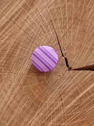 Knoflík se spodním přišíváním fialový
