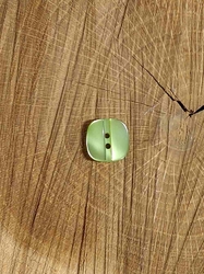 Knoflík zelený lesklý průměr 15 mm