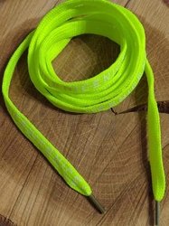Oděvní šňůra plochá s koncovkami do kapucí žlutá neon