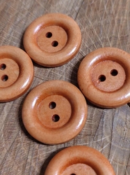 Dřevěný knoflík 22 mm dvoudírkový barva dub antik