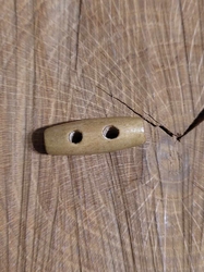 Knoflík dřevěný oliva 30 mm barva přírodní