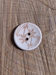 Dřevěný knoflík 19 mm květy barva přírodní