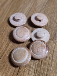 Dřevěný dekorační knoflík 17 mm s krčkem