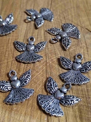Přívěsek anděl se srdcem 20x22 mm barva platina