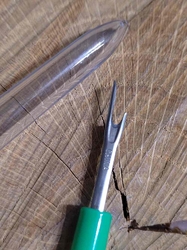 Páráček délka 6,5 cm barva zelená