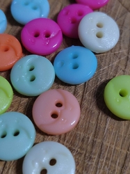 Knoflík s motivem měsíce mix barev 10 ks